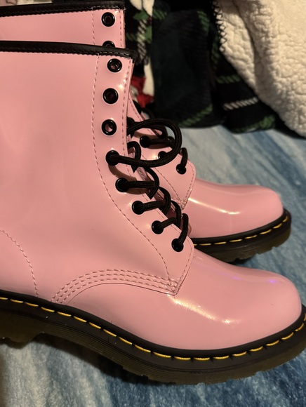 Dr.Martens pink patent boots - Picture 1 of 4